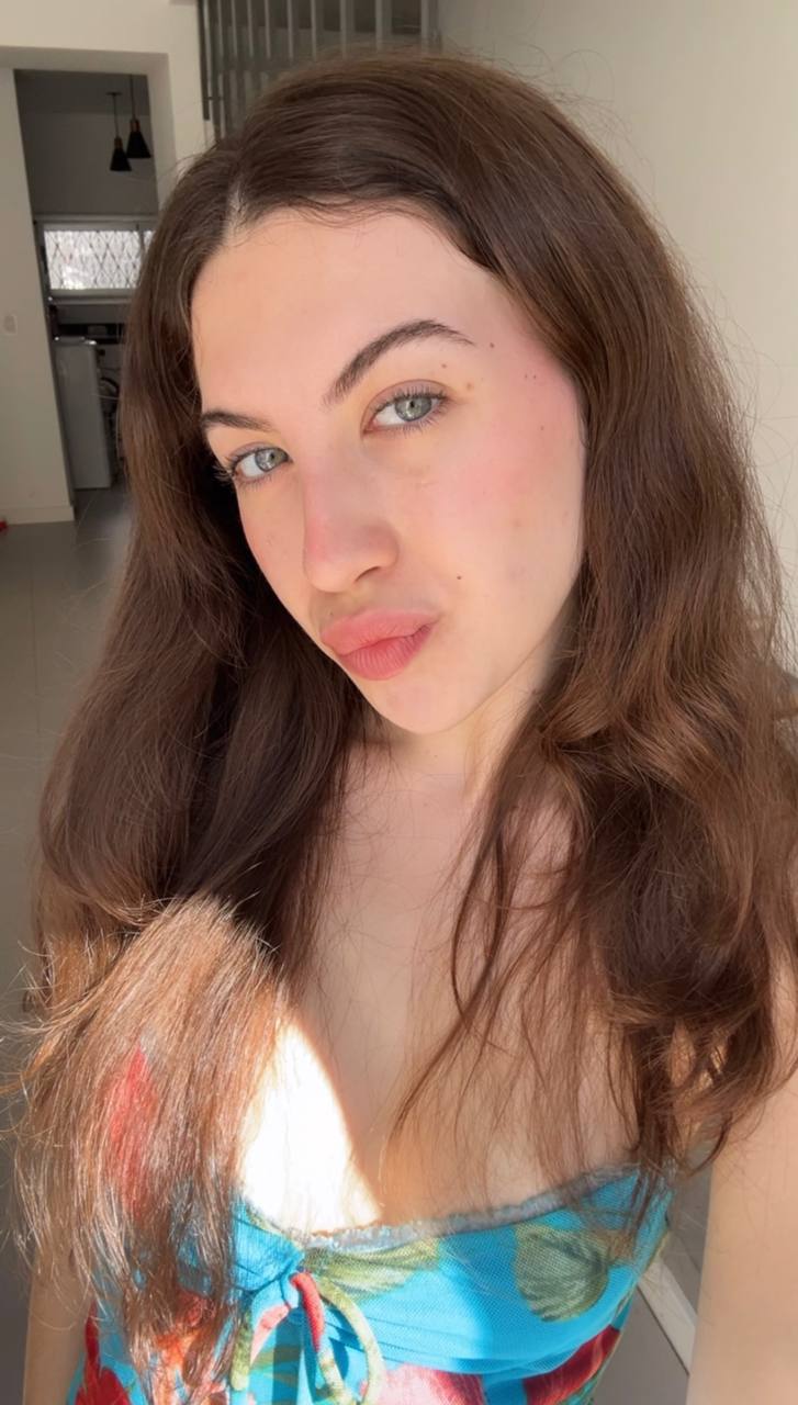 Nude girl Amber in Khartoum