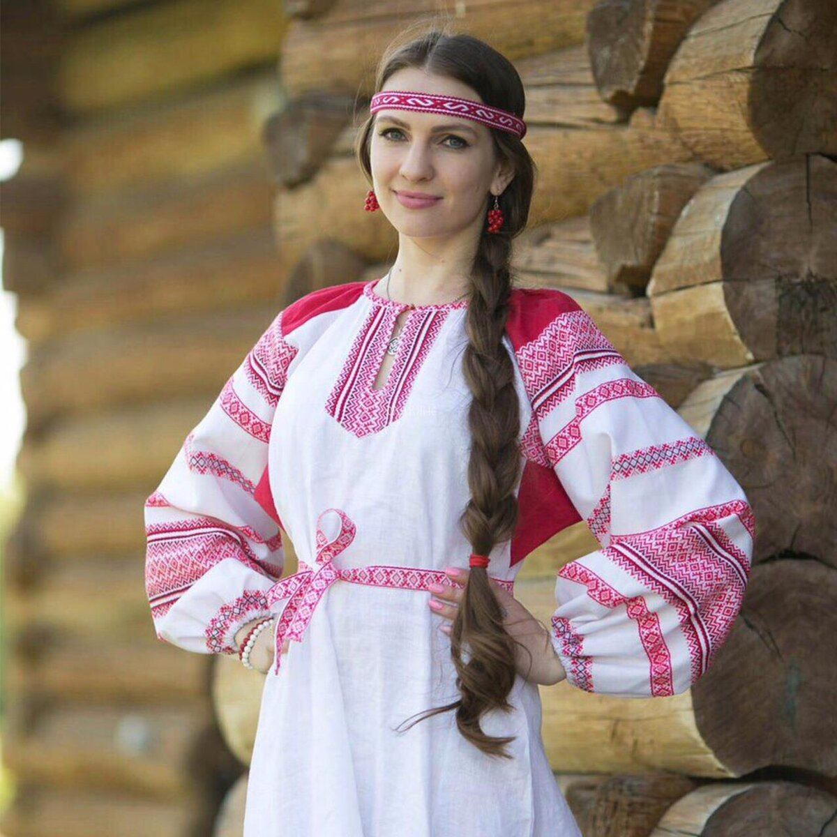 Girls in Slavic costumes brings the glow — live moments in Khartoum